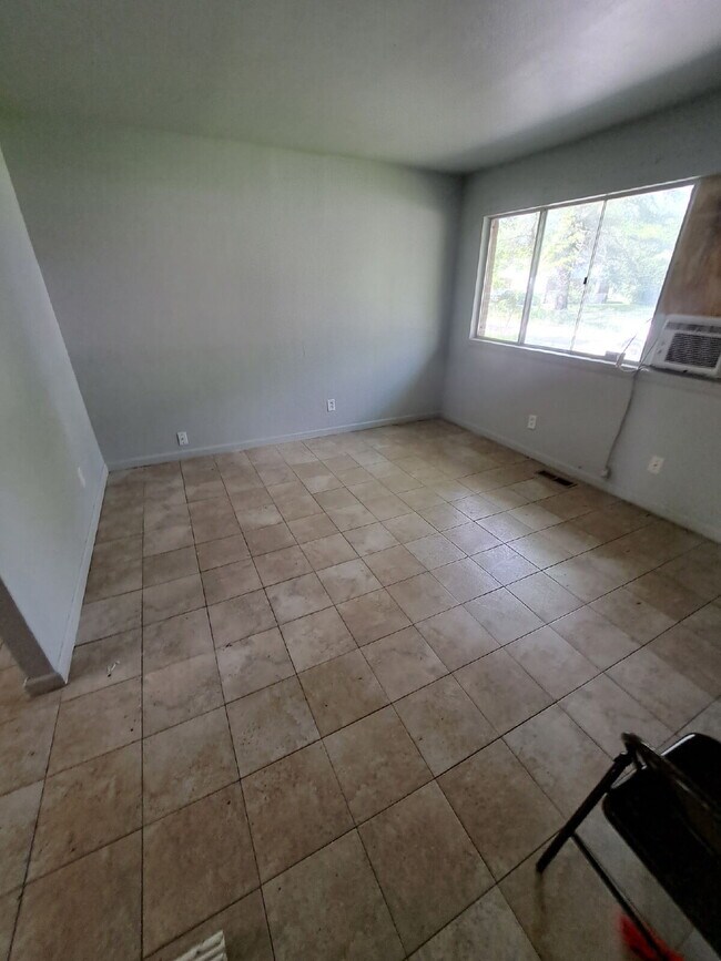 Photo - "3-Bedroom Quiet Neighborhood !"