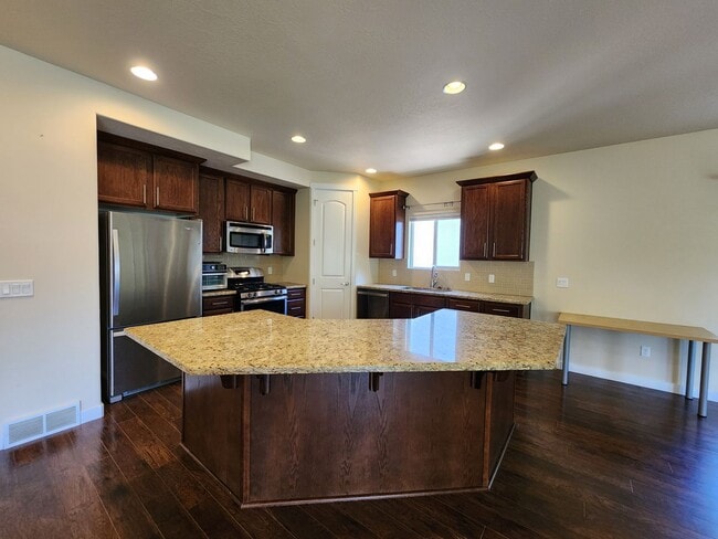 Photo - Luxury! 4 bdrm 3.5 bath HOUSE w/ Views! 2 car garage!