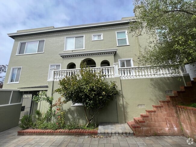 Building Photo - 1650 Portola Dr Rental