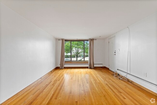 Building Photo - 1800 Columbia Rd Unit 2 Rental