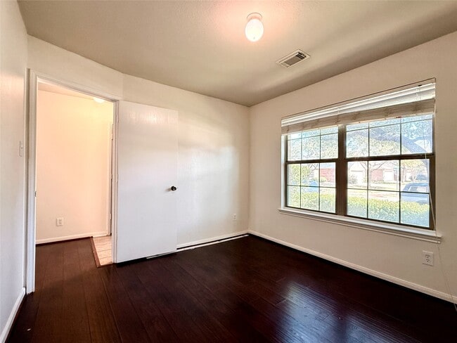 Photo - 16127 Cole Bridge Ln