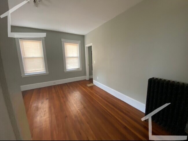 Photo - 30 Antwerp St Unit 1