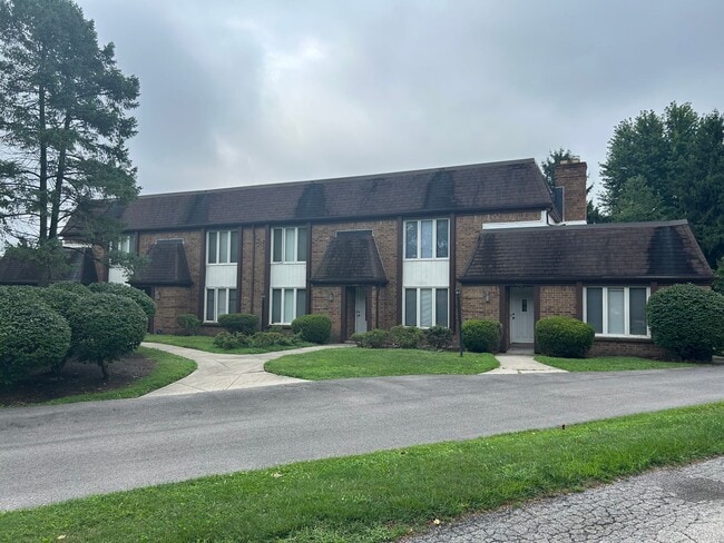 Building Photo - 5541-5547 Christopher Ct Unit 5547