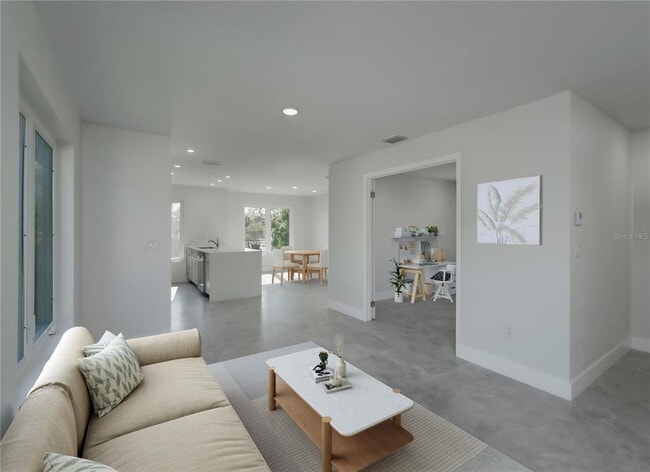 Photo - 310 Hibiscus St