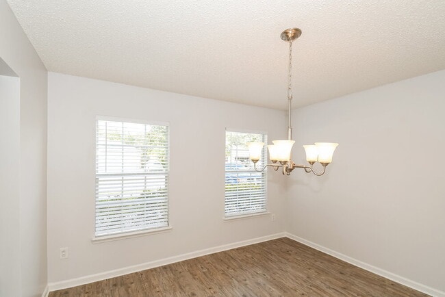 Photo - 14139 Crestwick Dr W