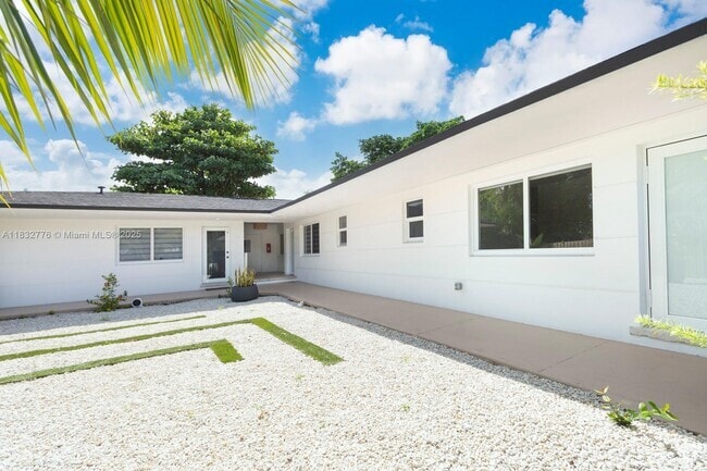 Building Photo - 7800 NE 10th Ct Unit 3 Rental