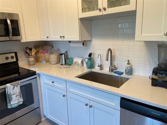 Photo - 249 Pompano Dr SE Unit D