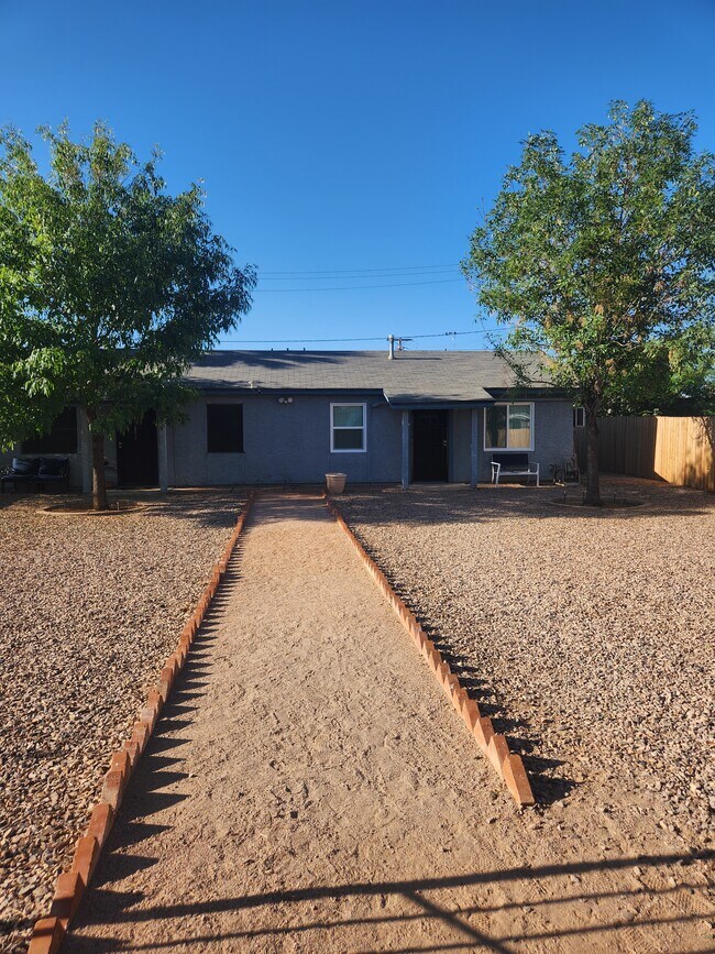 Photo - 731 W Pepper Pl Unit appt.2