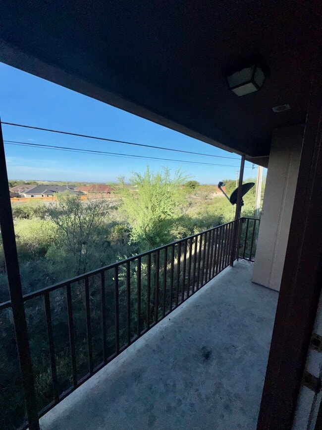 Photo - 116 Ramon Cardenas Dr Unidad B