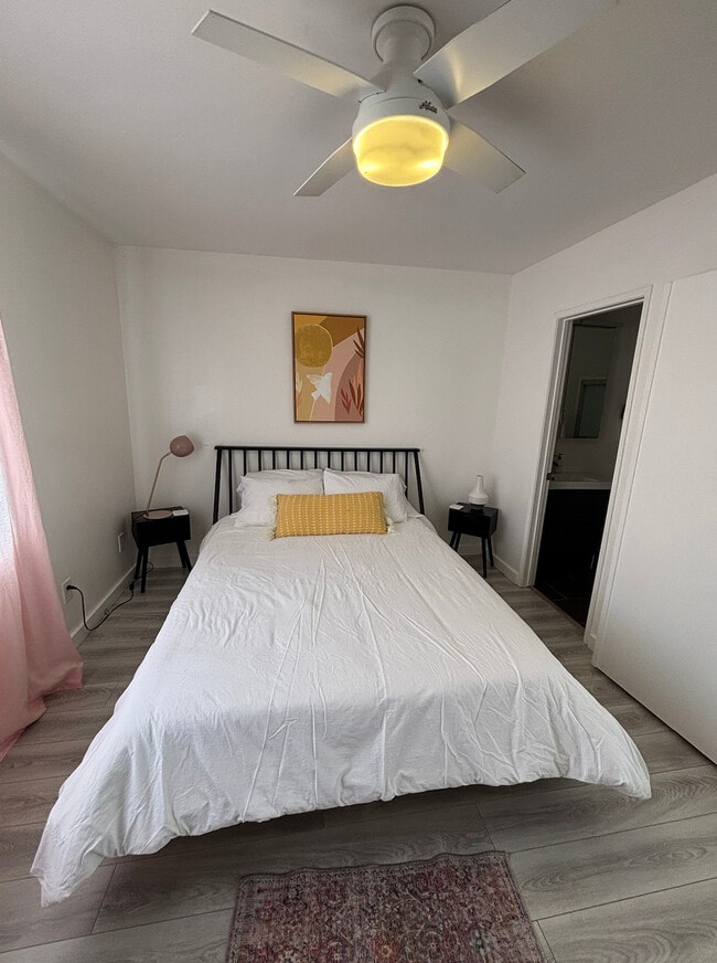 Golden Glen Apartments