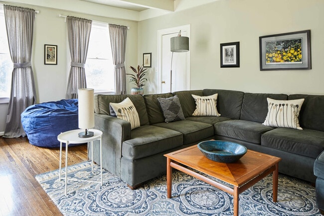 Building Photo - 3308 Cliff Rd Unit ID1019282P