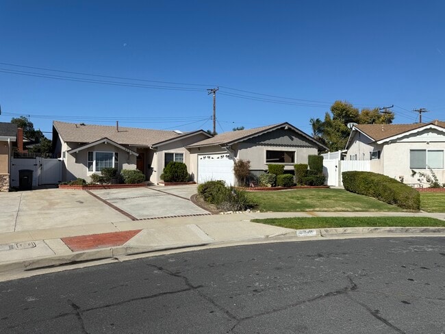 Photo - 22601 Iris Ave