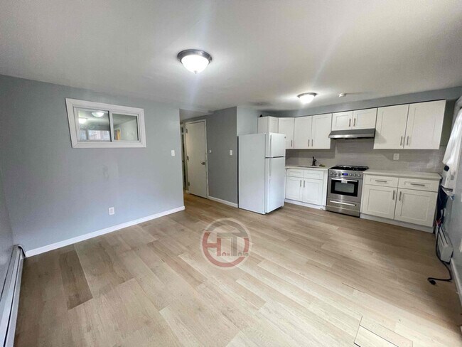 Photo - 2076 Matthews Ave Unit B