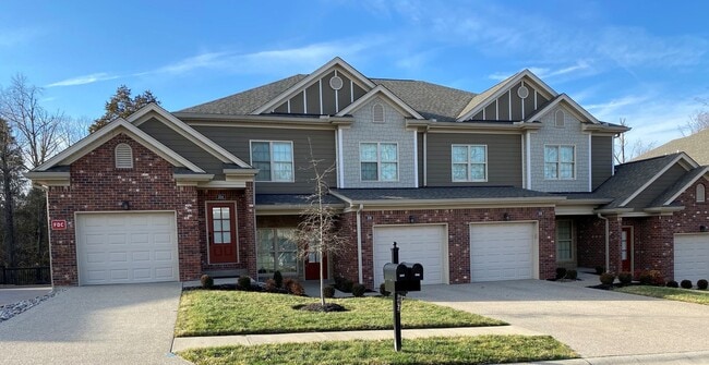 Spacious 2 Bedroom, 2 Bath Condo with Garage in the Heart of Middletown! - Spacious 2 Bedroom, 2 Bath Condo with Garage in the Heart of Middletown!