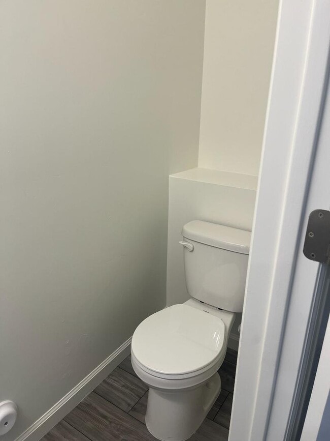 Photo - 340 N Colonnade Rd