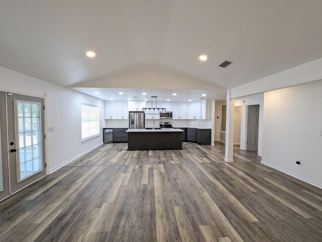 Photo - 533 Rush Park Cir