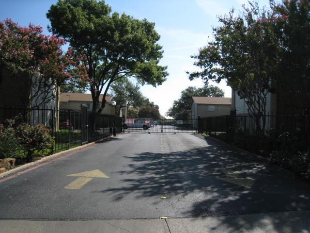 Building Photo - 10650 Steppington Dr Unit 116