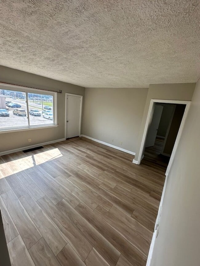 Kent Main - Kent Main Apartment Unit 1