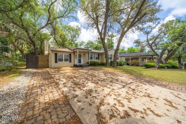 Photo - 108 N Marie Dr