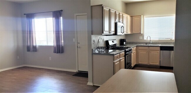 Photo - Beautiful3 bedroom condo, located in a 24 ... Unidad 2077