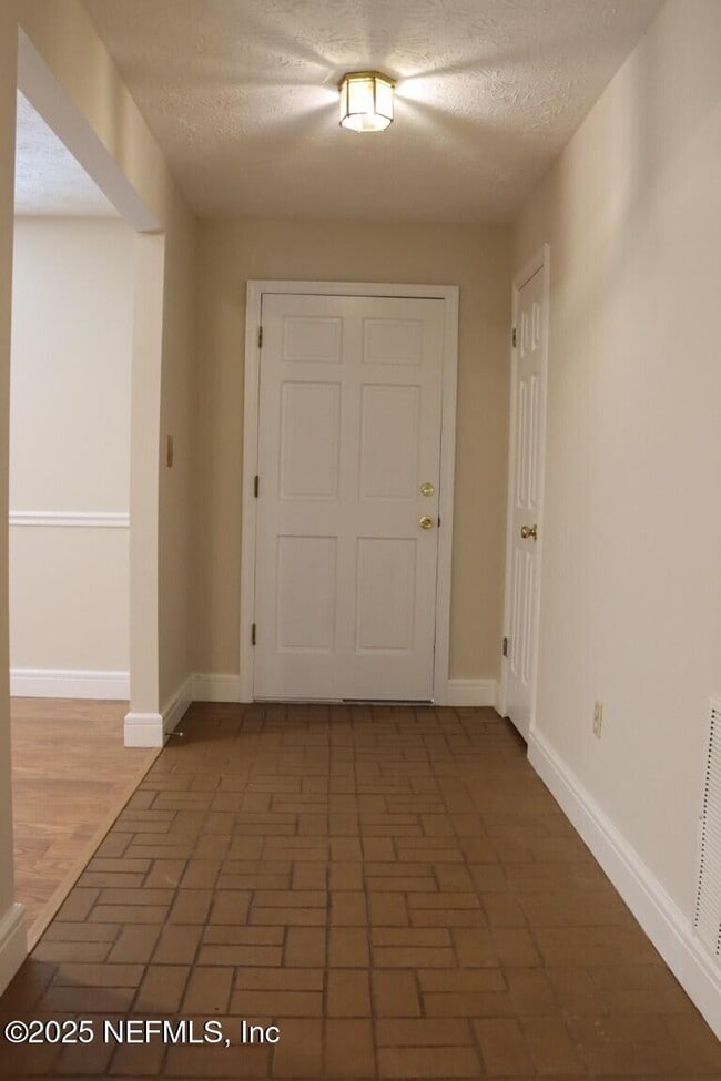 Photo - 4347 Clove St
