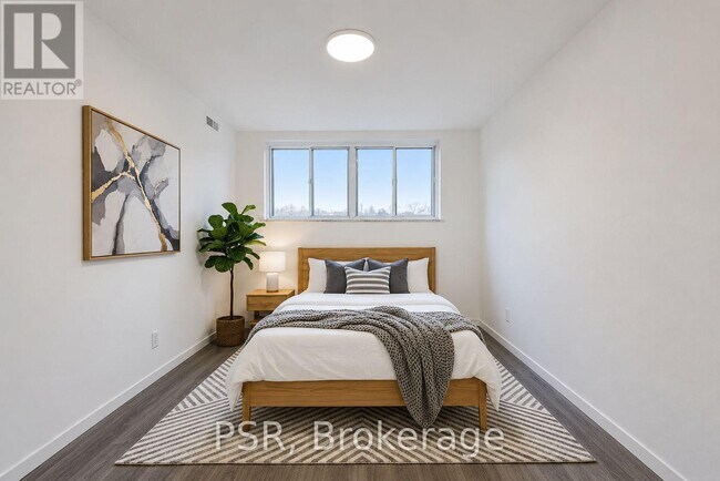 Photo - 2208 Dufferin St Unit 102