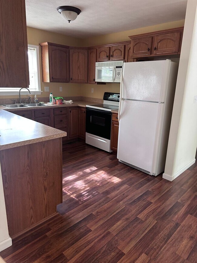 Photo - New Listing!! Very nice State College condo available now!