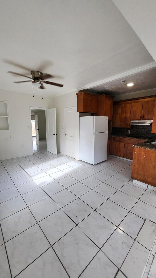 43 SW 11th St