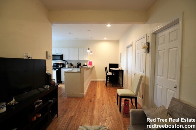 Photo - 1868 Commonwealth Ave