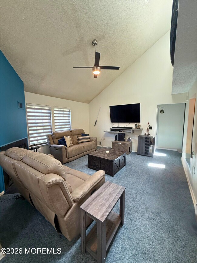 Photo - 305 Wildflower Ct