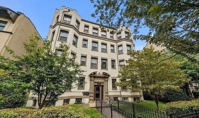 Photo - 1421 Columbia Rd NW Unidad Columbia Heights Condo