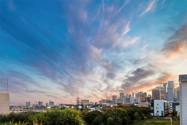 Photo - 808 Paige St