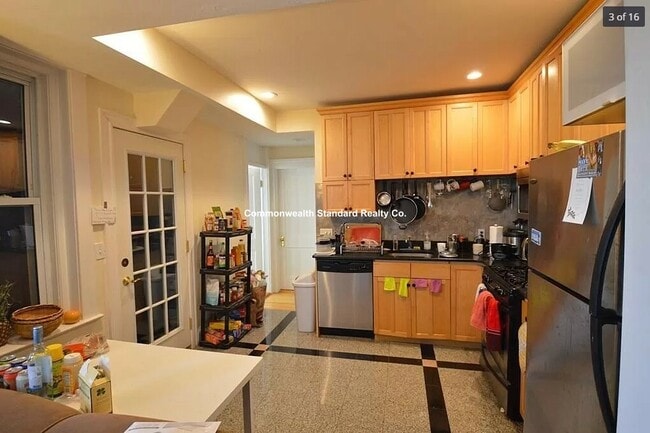 Building Photo - 69 Babcock St Unit 6