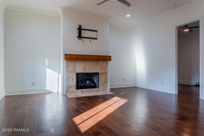 Photo - 95 Woods Crossing Unidad 201