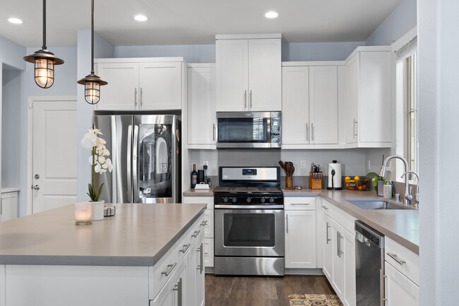 First Floor - Kitchen - 524 Turnstone Ln Casa Adosada