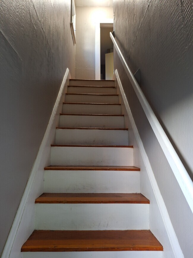 116 W Mary St
