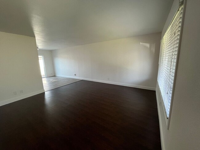 Photo - Spacious 3 Bedroom 1.5 Bath!!