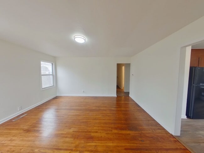 Photo - 2611 E Shadybrook Ln