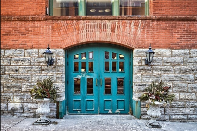 Bienvenidos a Riverwalk Lofts Condominiums - 400 N 1st St Unidad #302