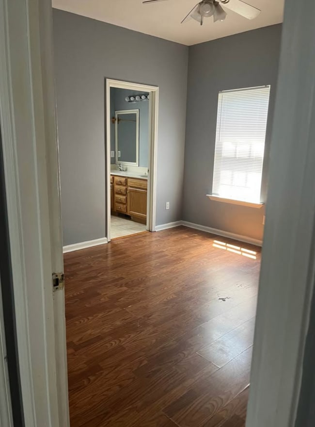 Photo - 1014 Hanover St