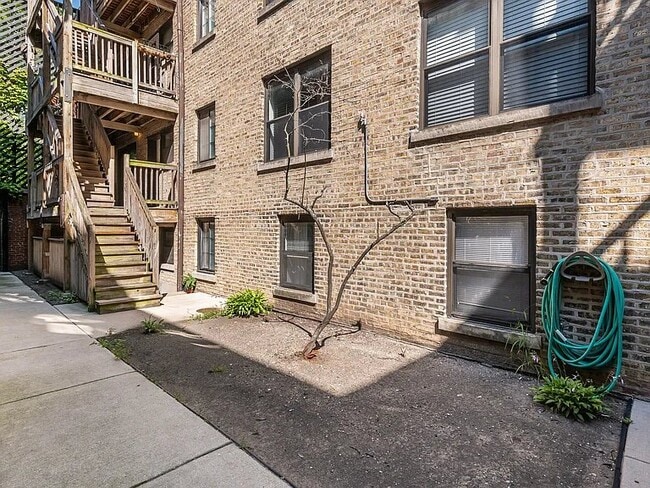 Photo - 1353 W Fargo Ave Unit 1E