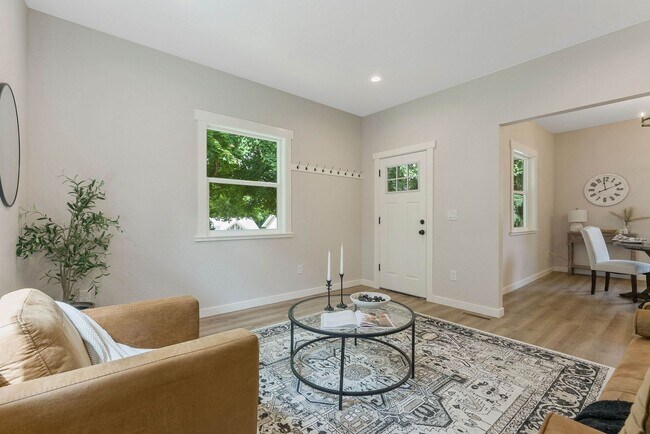 Photo - Darling 4 Bed, 2 Bath Home in Spokane!