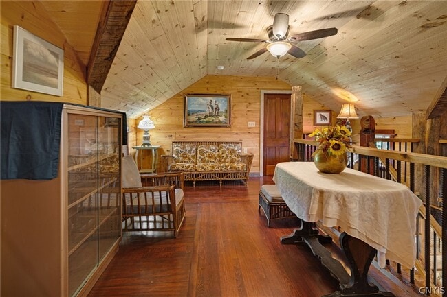 Photo - 1818 Benson Rd