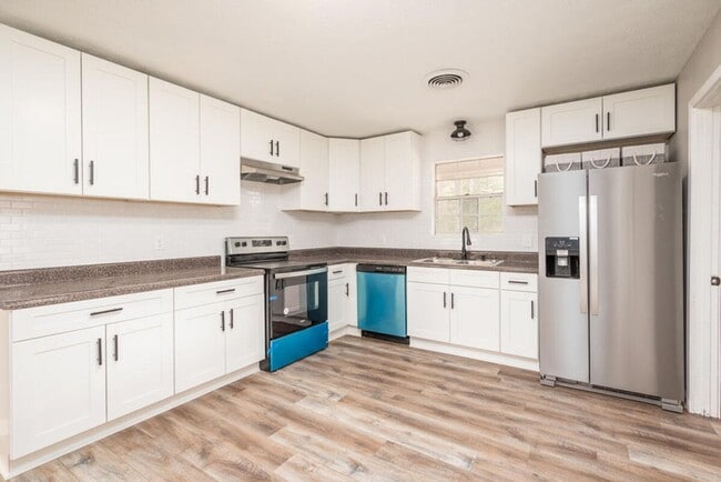 Photo - 709 Ponderosa Dr