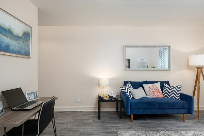 College Manor - 1 Bedroom