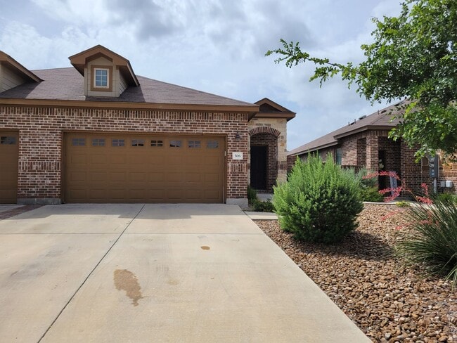 Building Photo - 3/2/2 Duplex Close to Creekside Shopping and Entertainment!  /Stainless Appliances/ Fridge / CISD