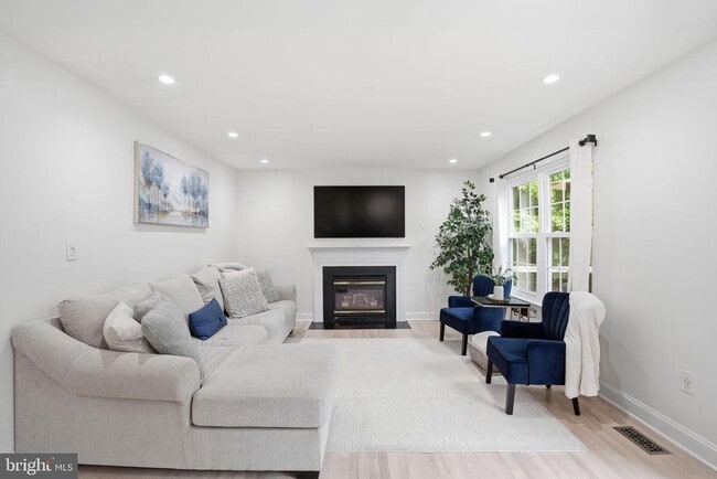 Photo - 5710 Ridgedale Dr