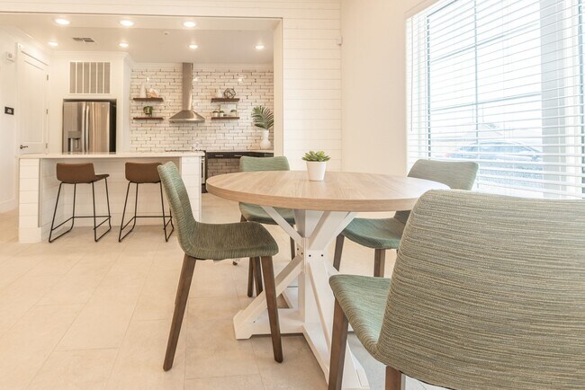 Photo - 6002 Greenwood Dr Unit #6002