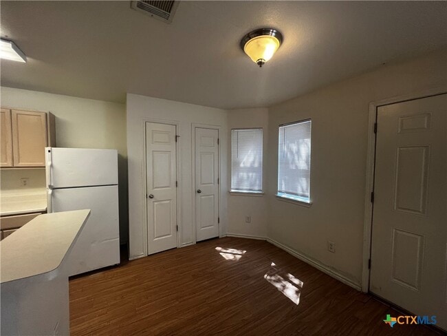 Photo - 125 Cedargrove