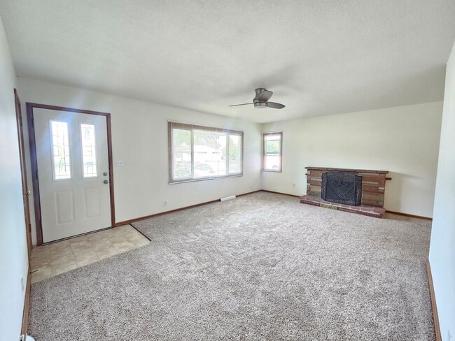 Photo - $2,300 - 4 Bed / 2 Bath Beautiful Home in ...